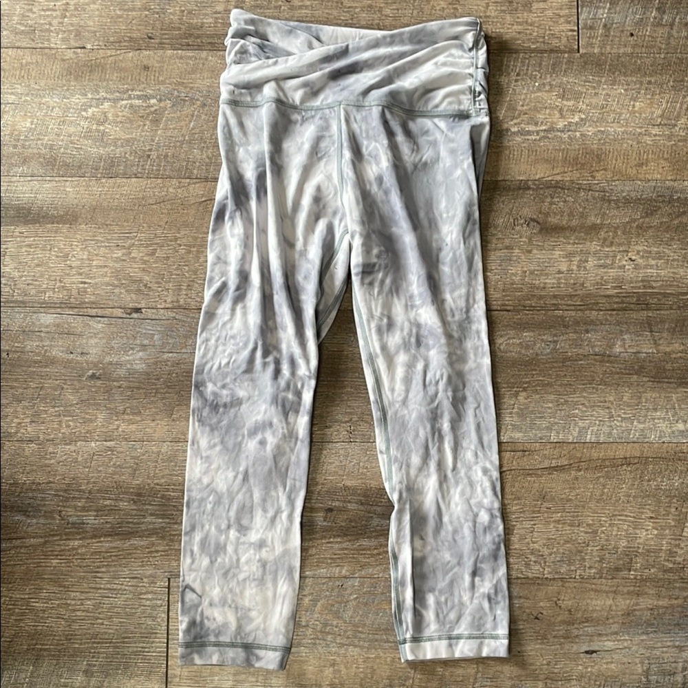 Lululemon Align Crop 21" Cross Waist tie dye capri leggings